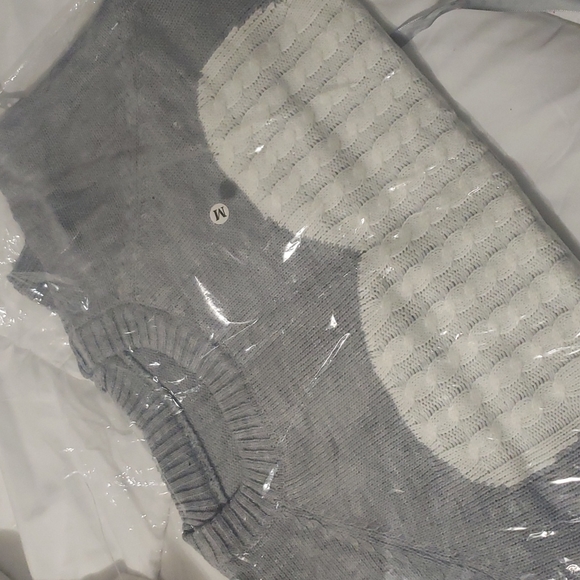 1 M left💕New boutique heart sweater - Picture 8 of 8